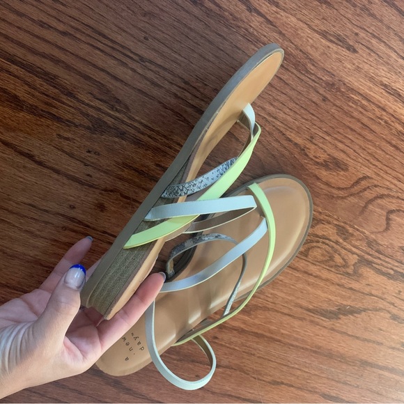 Target sandals - Picture 3 of 4